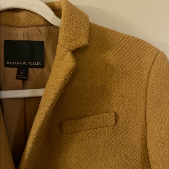 Banana Republic Women's Camel Blazer - Picture 4 of 6